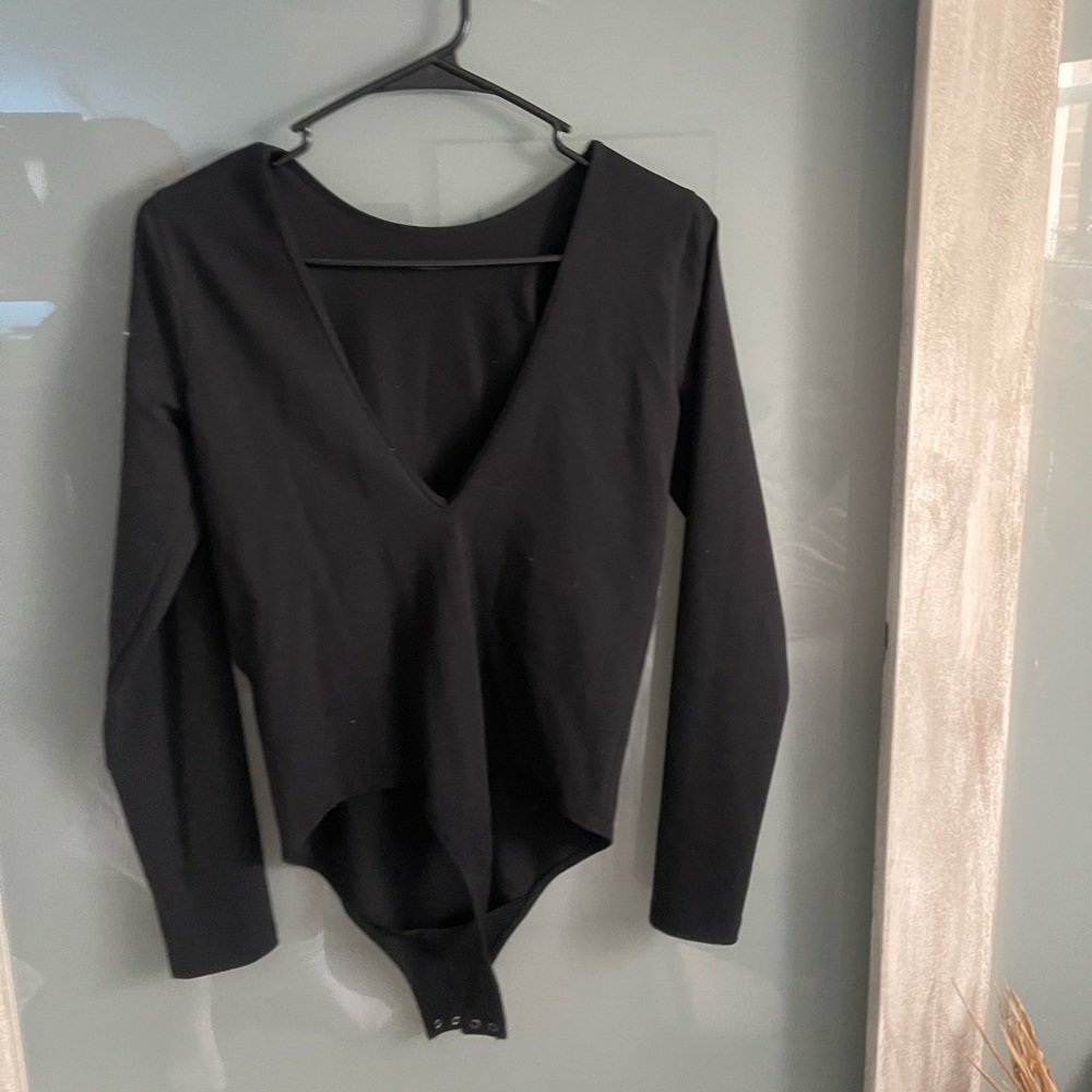 Abercrombie & Fitch Bodysuit! V neck in back